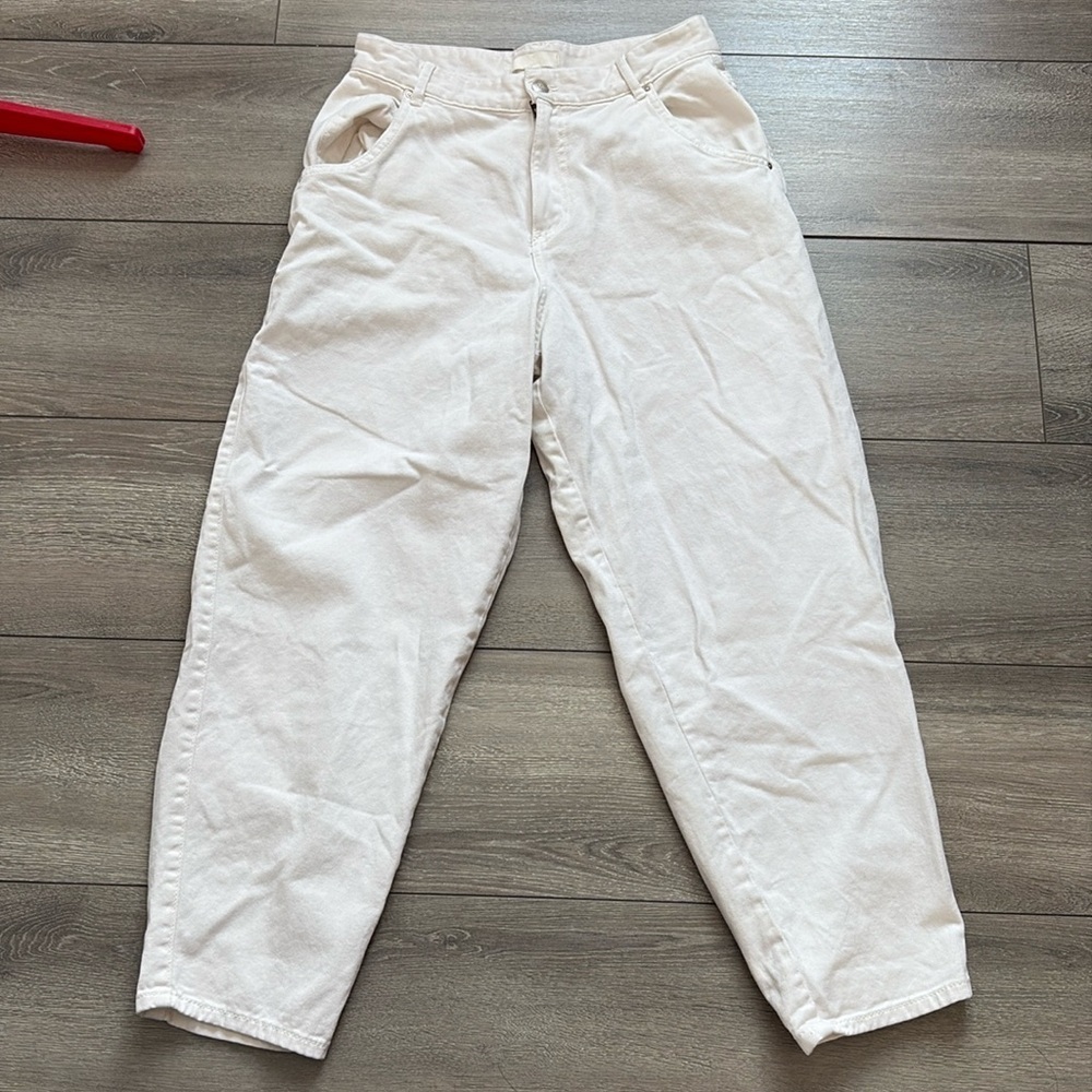 SM367 H&M high waisted white denim tapered leg pants